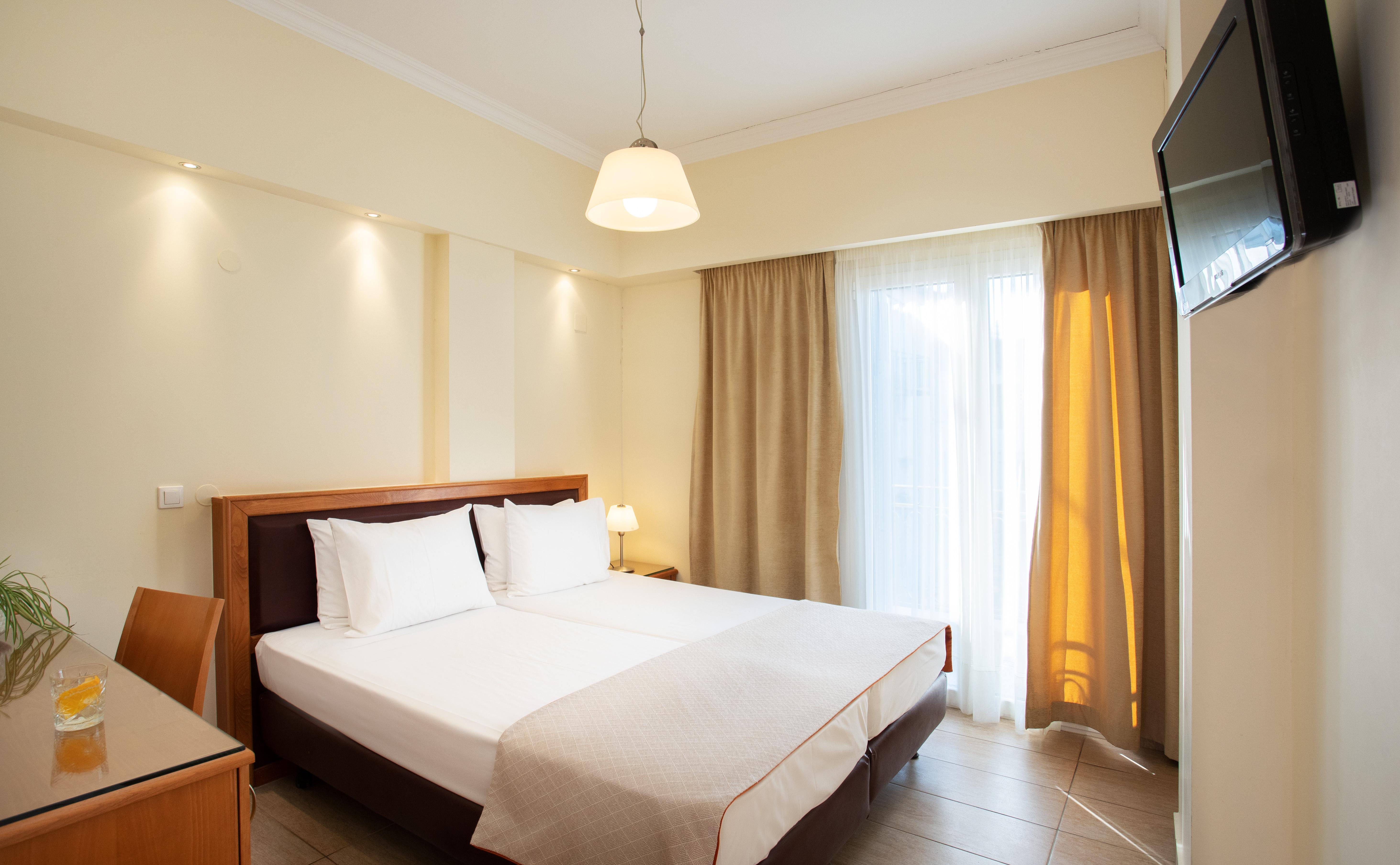 Pantheon City Hotel Gythio Zewnętrze zdjęcie