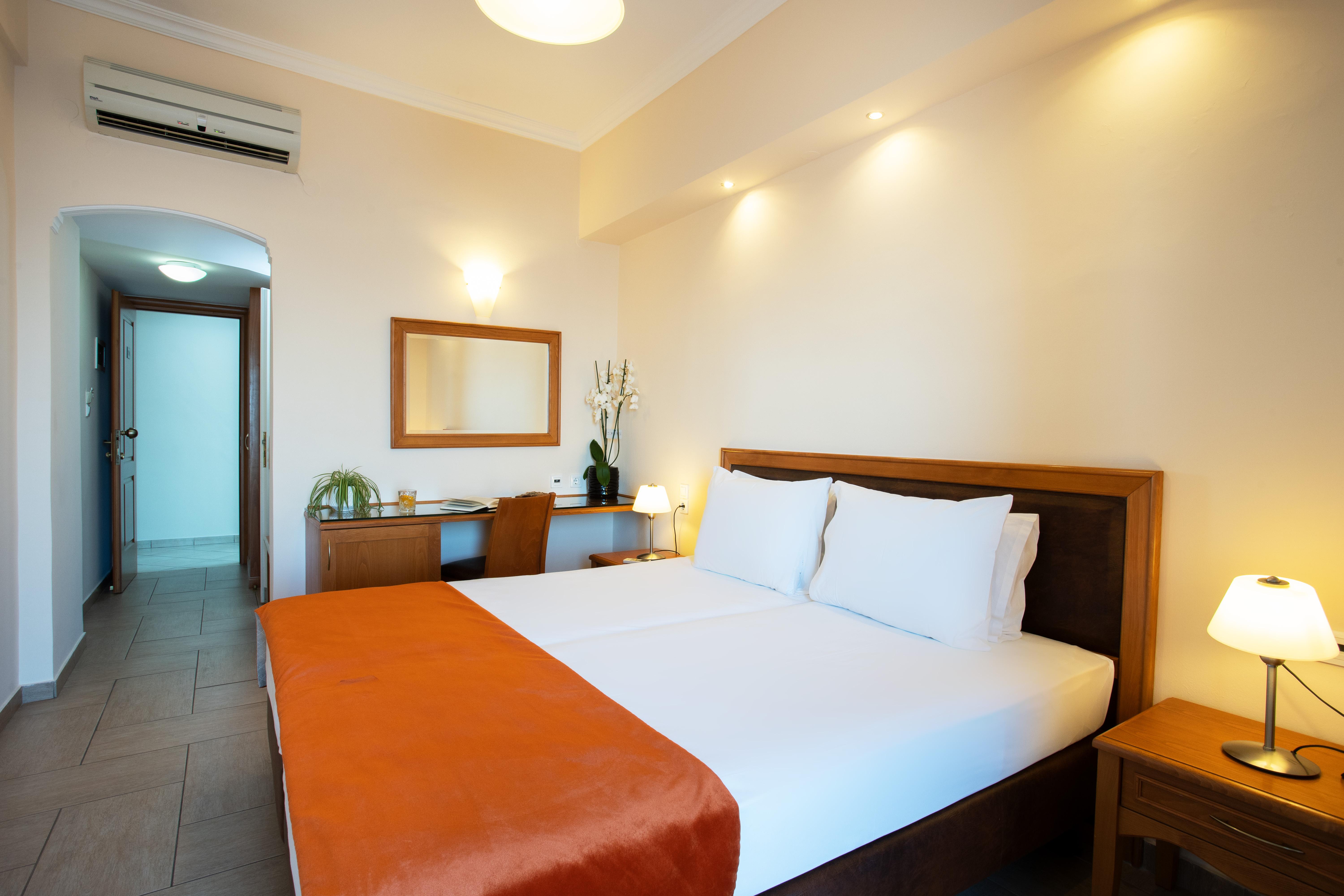 Pantheon City Hotel Gythio Zewnętrze zdjęcie