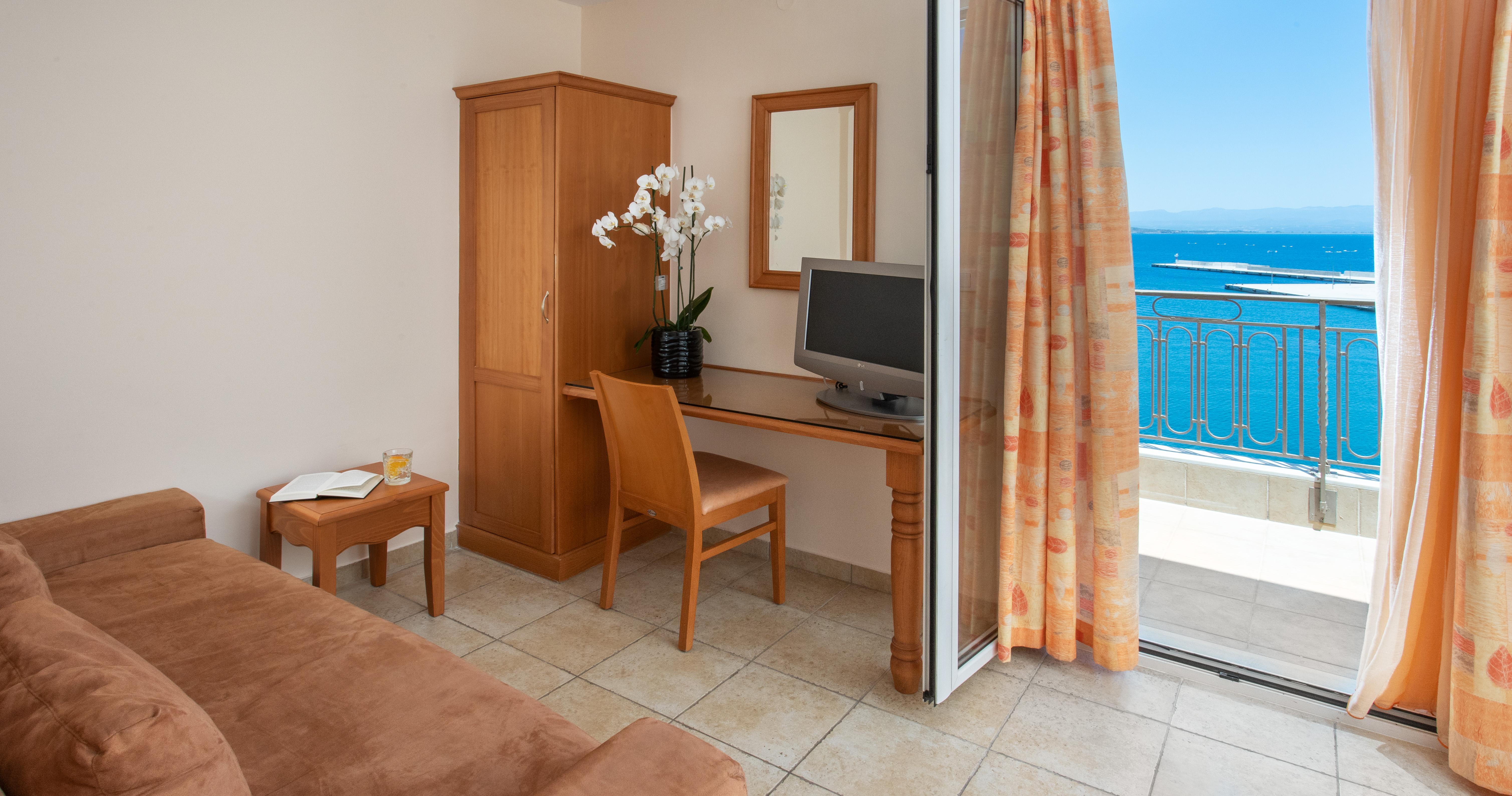 Pantheon City Hotel Gythio Zewnętrze zdjęcie