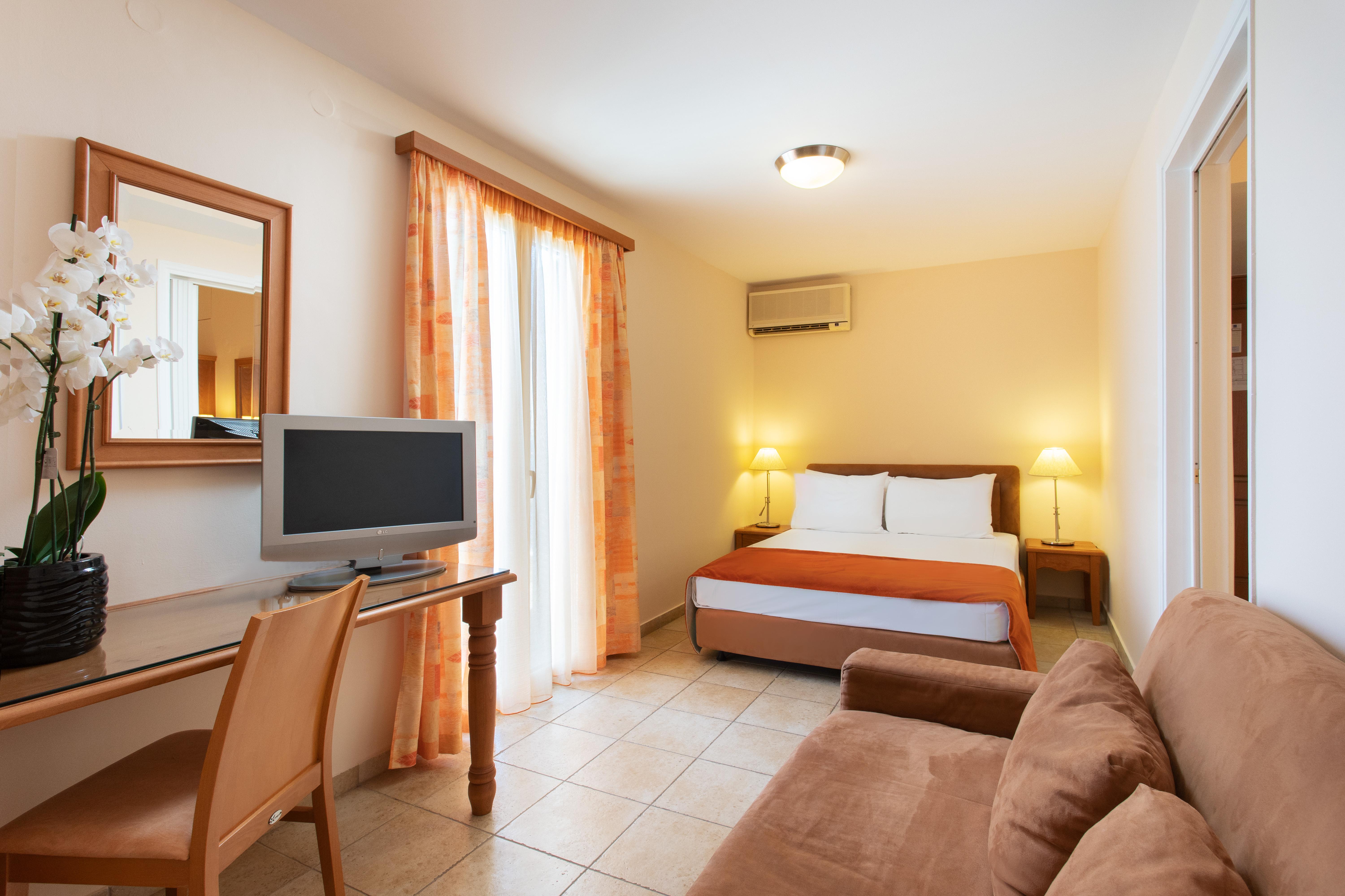 Pantheon City Hotel Gythio Zewnętrze zdjęcie
